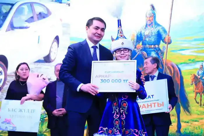 Успехи молодых поэтов: Райана Амирханова стала победительницей конкурса «Тұлпар мініп, ту алған» в Карагандинской области {city2}