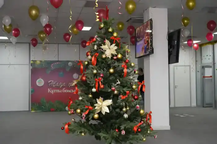 Новогодний праздник для детей в центре «Жанұя»: культурное событие в Астане {city2}