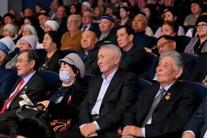 В Семее прошел вечер памяти поэта Несіпбека Айтұлы «Сәуле ғұмыр», посвященный его 75-летию (7)