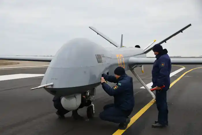 Военные летчики посвятили учебно-тренировочные полеты выдающемуся полководцу Бауыржану Момышулы (8)