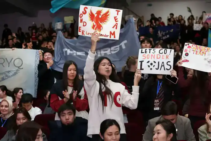 В Алматы прошло торжественное мероприятие ко Дню волонтеров (4)