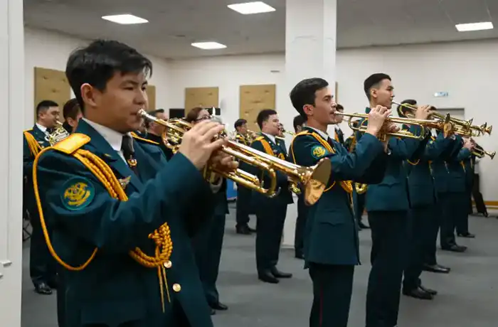 Сенаторы обсудили инициативы по военно-патриотическому воспитанию молодежи в Астане {city2}