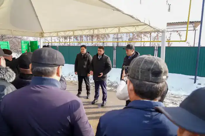 ТУРКЕСТАН: ВОПРОС, ОЗВУЧЕННЫЙ НА ВСТРЕЧЕ АКИМА ОБЛАСТИ С НАСЕЛЕНИЕМ, РЕШЕН: В ЖЕТЫСАЙСКОЕ СЕЛО ПОДАЛИ ГАЗ (3)