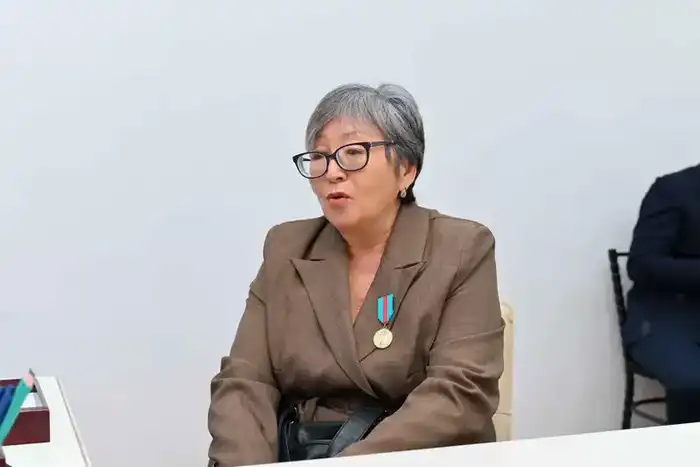 Взаимодействие местных властей с жителями Аягозского района: обсуждение ключевых вопросов на встрече с акимом области {city2}