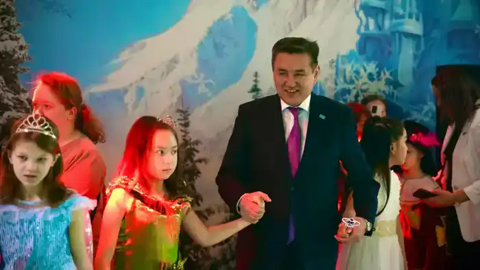 В ВКО прошла новогодняя ёлка акима области для детей с особыми потребностями (2)