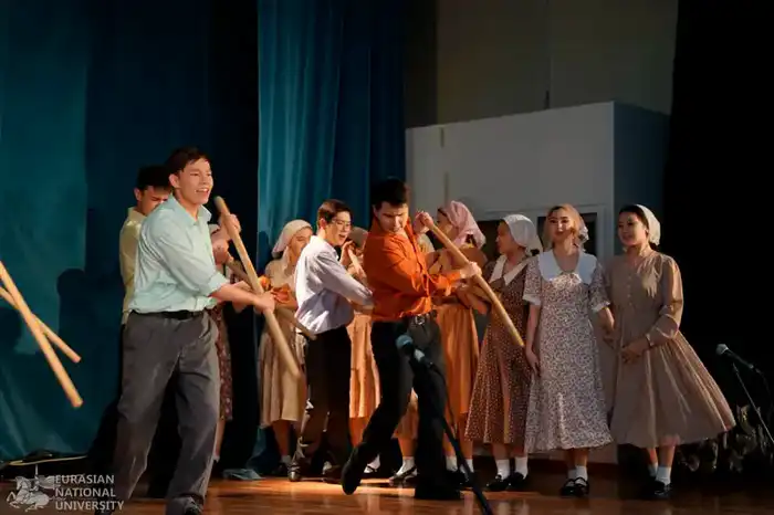 Театр «Шаңырақ» Евразийского национального университета получил звание «Народный театр» (6)