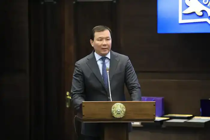 Аким Актюбинской области поздравил прокуроров с профессиональным праздником, подчеркивая важность их роли в правопорядке {city2}