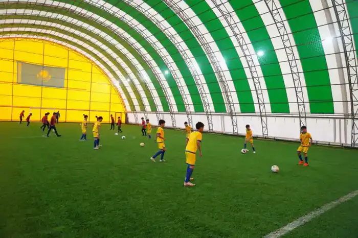 В Шарбулаке открыт новый спортивный комплекс с крытыми и открытыми площадками {city2}