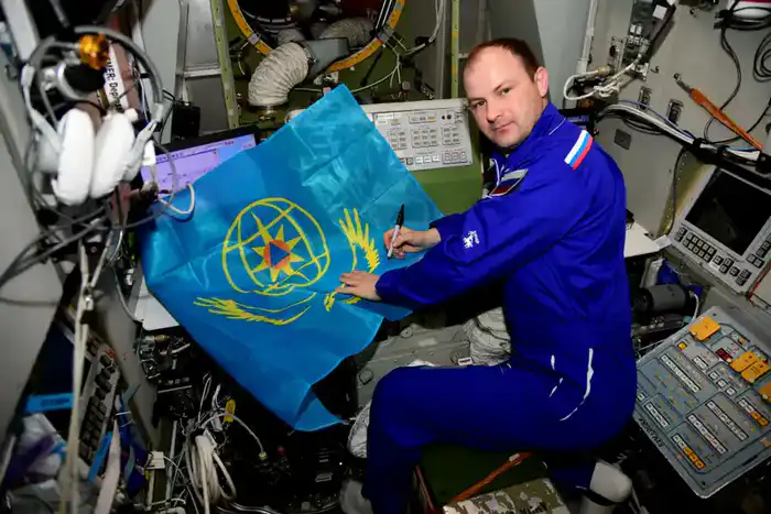 Космонавты Роскосмоса с борта МКС поздравили МЧС Республики Казахстан {city2}