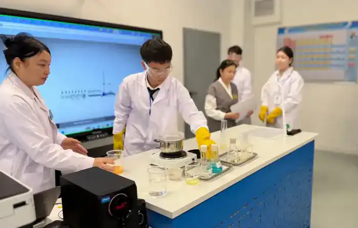 Мост знаний: делегация Кыргызстана перенимает опыт Казахстана в образовательной трансформации {city2}