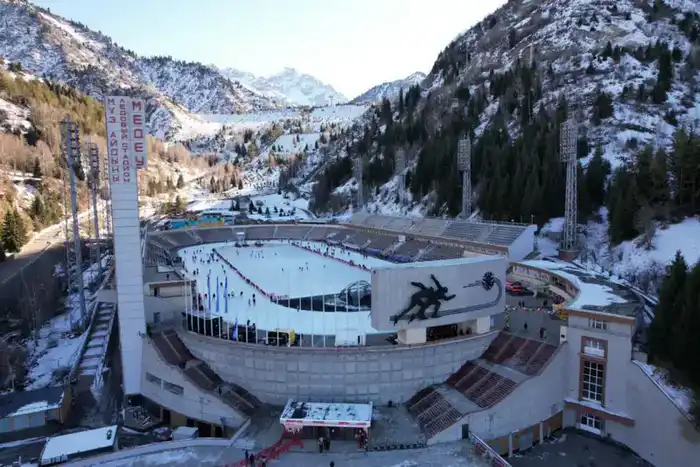 В Алматы продолжается модернизация легендарного катка (3)