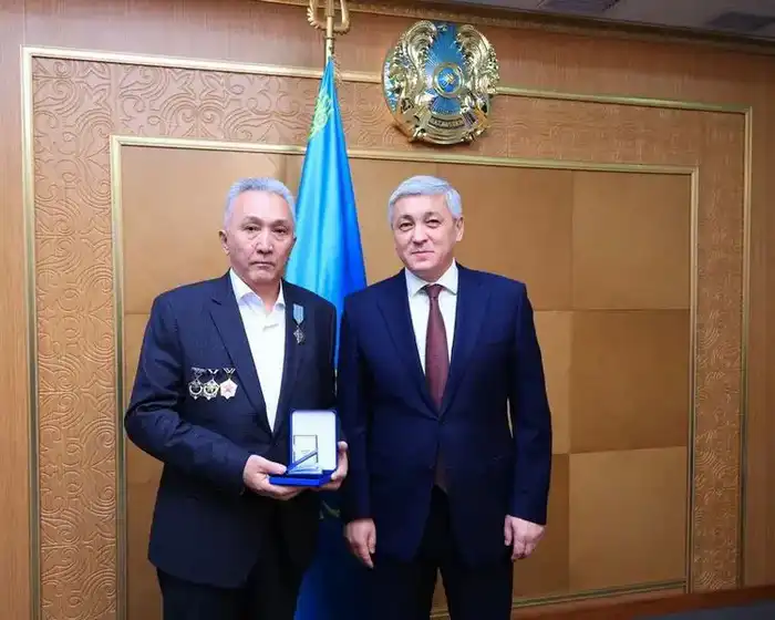 Представители рабочих профессий Карагандинской области получили государственные награды (6)