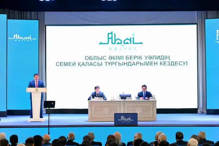 Аким области встретился с жителями города Семей (6)