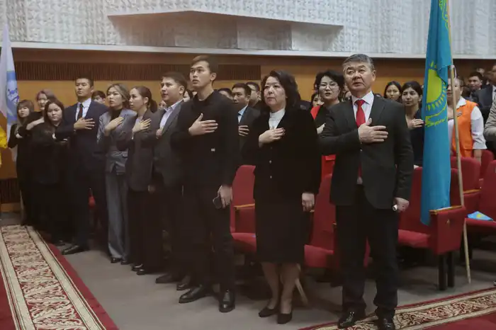 Молодежь Тараза: зажгли свет гражданской ответственности на избирательном форуме {city2}