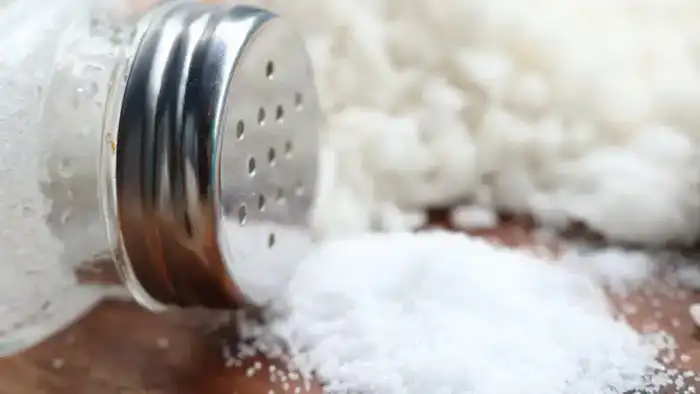 Соль исчезла: Аким объяснил загадку полок магазинов {city2}