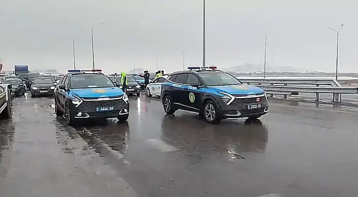 Безопасность на дорогах Карагандинской области в условиях ухудшения погоды {city2}