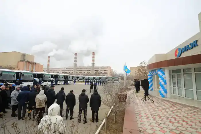 В Актау предприятию MAЭK вручили 20 автобусов (5)