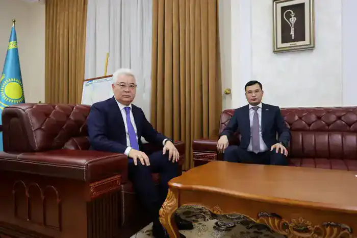 Посол Казахстана обсудил туризм с Нуртасом Карипбаевым {city2}