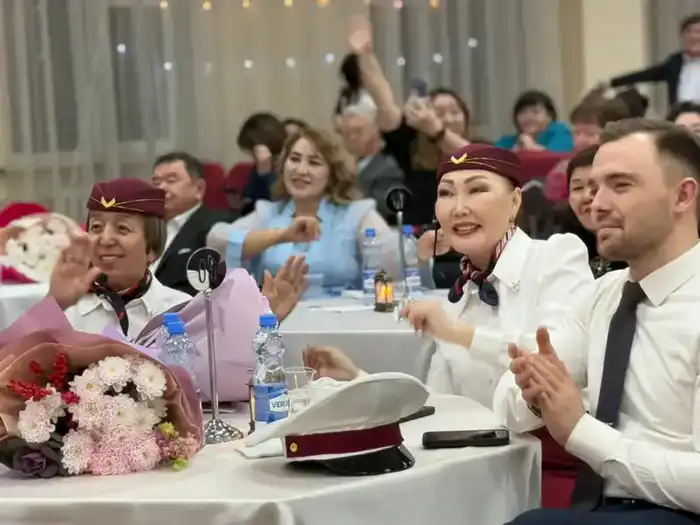 В Астане прошел творческий конкурс педагогов «Ән мен әнші» {city2}