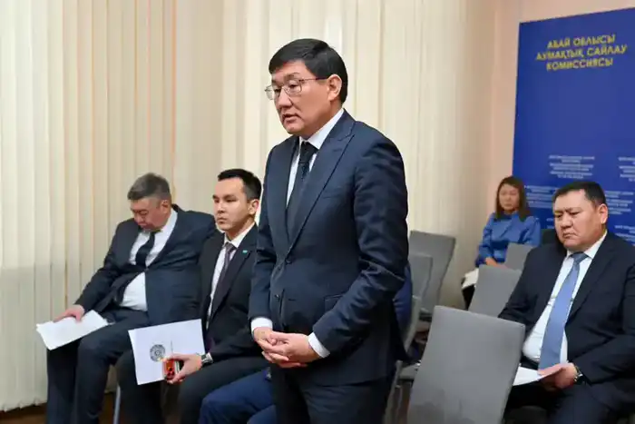 Аким области провел личный прием жителей города Семей (9)