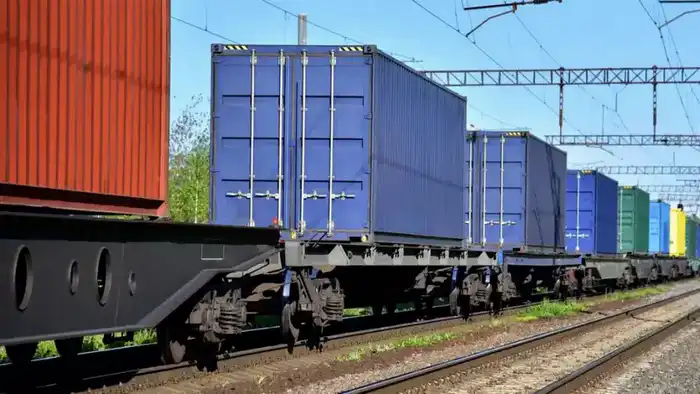 Рост грузовых перевозок ж/д транспортом в Казахстане: 380,3 млн тонн за 10 месяцев 2025 года {city2}