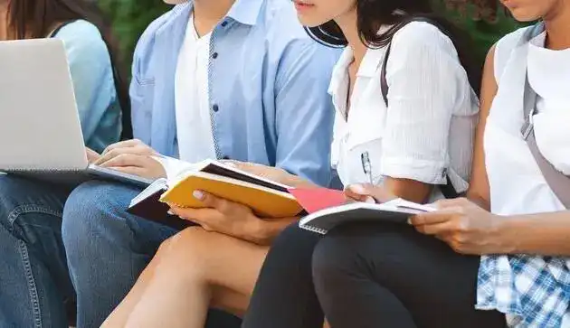 706 учебных заведений готовят 562 тыс. студентов в Казахстане в 2025-2026 учебном году {city2}