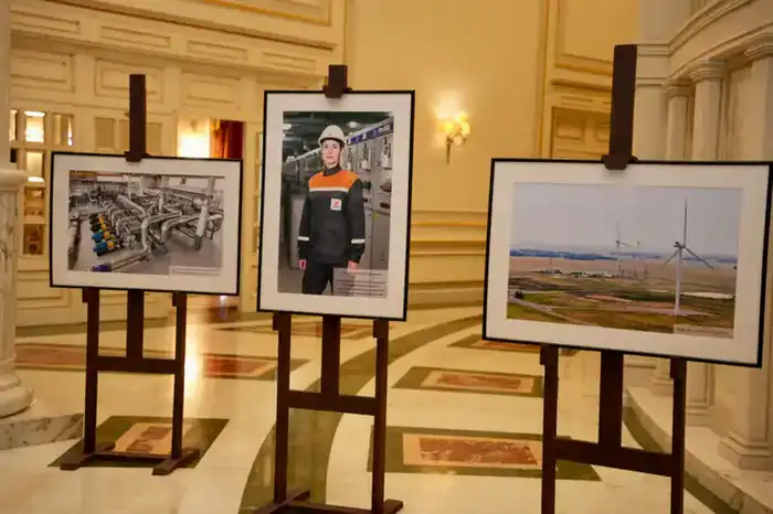 Министр энергетики Ерлан Аккенженов вручил госнаграды работникам энергетической отрасли на торжественном собрании {city2}