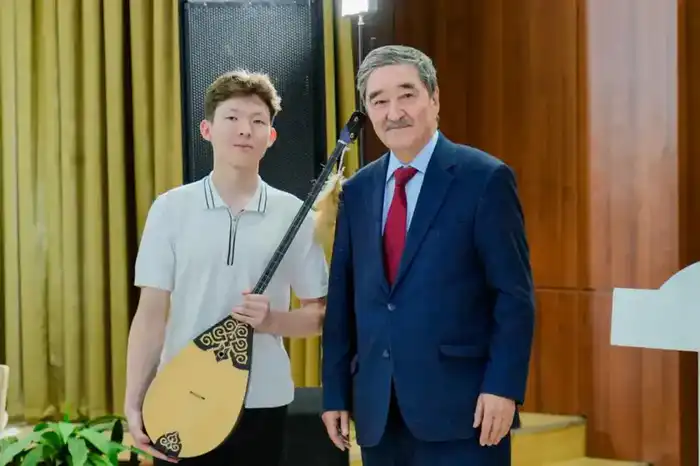 Заключительный этап фестиваля домбристов в Астане: новый виток популярности кюя среди молодежи {city2}