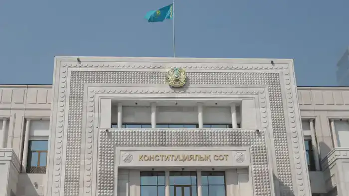 Супруги под замком: банковская тайна на грани? {city2}