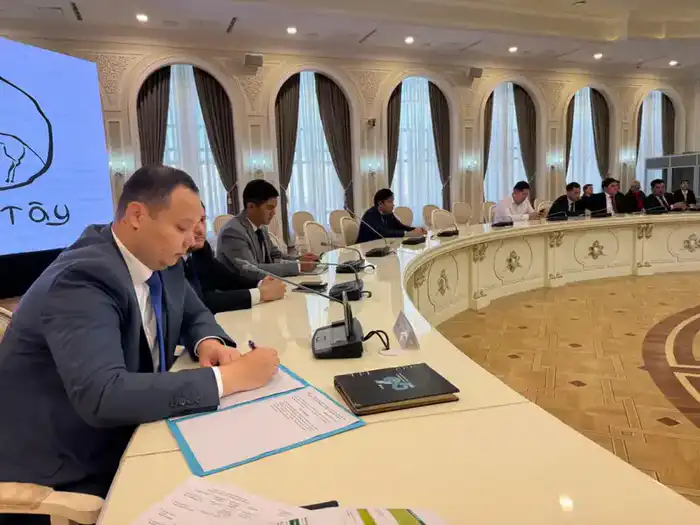 В Актау состоялась встреча по разъяснению норм жилищного законодательства (5)