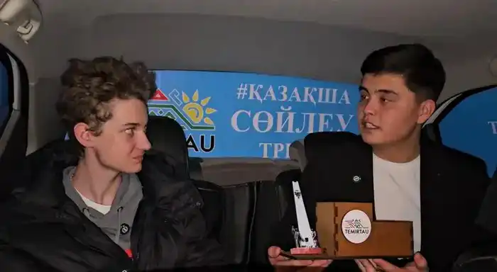 Изучаем казахский: необычное такси ездит по Темиртау (4)