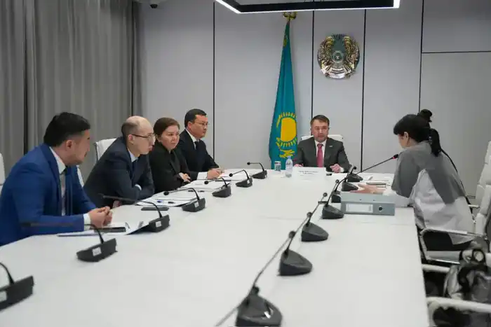 Министр юстиции РК Ерлан Сарсембаев провёл приём граждан (4)