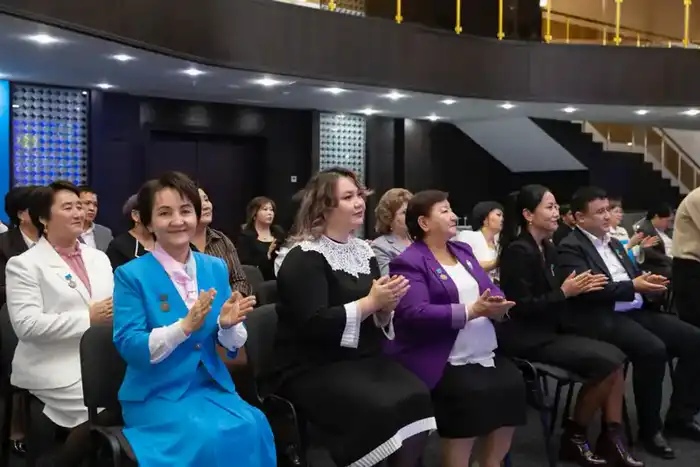 Награждены победители конкурса «Лучший педагог–2025» (2)