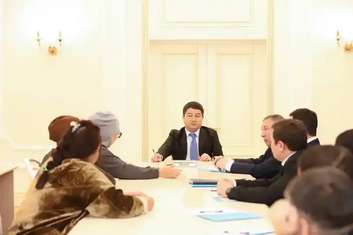 Нурдаулет Килыбай провёл личный приём жителей Актау (9)