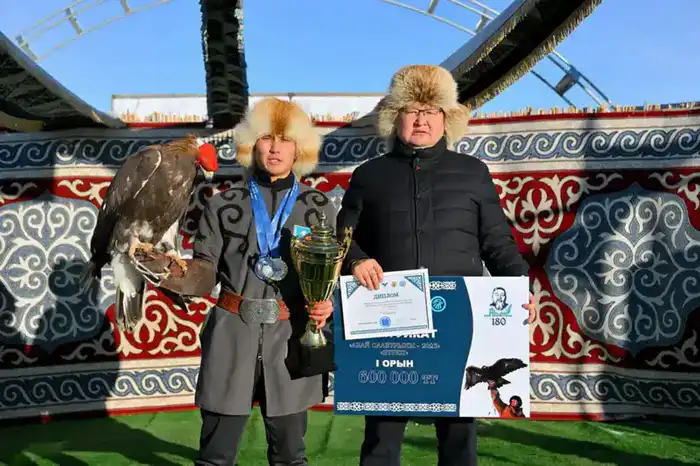 В Жидебае завершился республиканский турнир по соколиной охоте: 70 беркутов, 14 сапсанов и 15 ястребов из 9 областей и 3 городов соревновались за медали {city2}