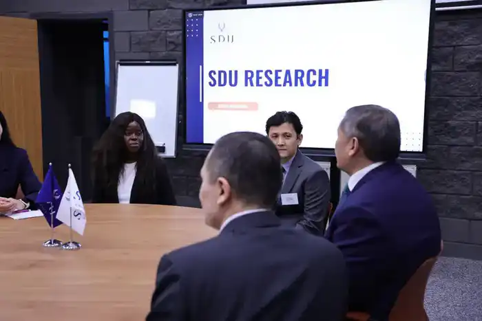 SDU University стал первым высшим учебным заведением в Центральной Азии, готовящим педагогов по международной программе IB {city2}