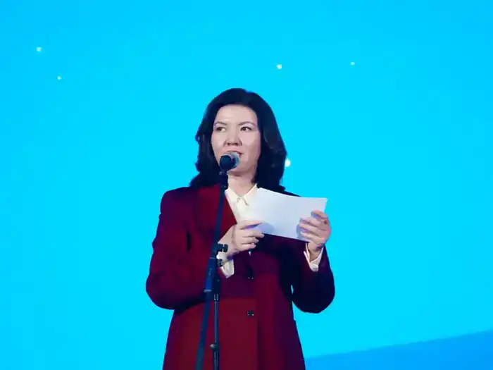 В Астане зажглась новогодняя звезда: сотни детей из всех уголков страны собрались на волшебном празднике {city2}