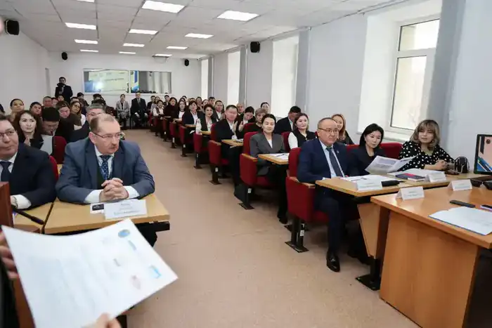 Судьи будущего: интенсивный тренинг в Академии правосудия {city2}