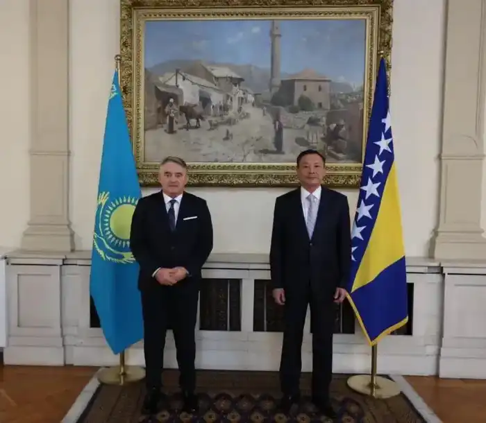 Посол Казахстана вручил верительные грамоты главе Боснии и Герцеговины на встрече по вопросам энергетики и технологий {city2}
