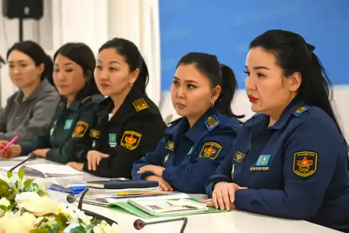 Обсуждение психического здоровья военнослужащих как важный шаг к профилактике кризисных ситуаций {city2}