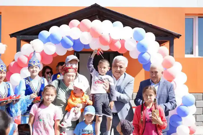 В Аксуском районе по итогам года очередь на жилье сократится на 12% (8)