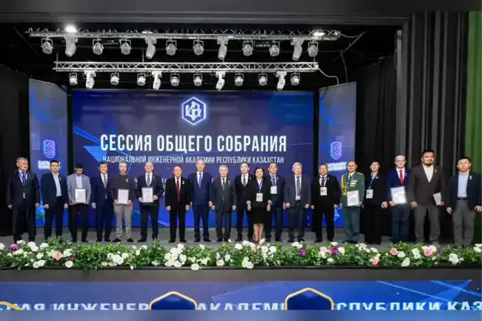 В Алматы наградили победителей юбилейного республиканского конкурса «Лучший инженер — 2025» (10)