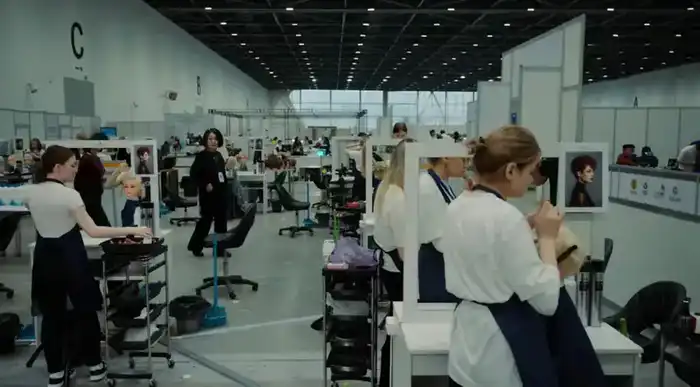 Более двух тысяч студентов столичных колледжей приняли участие во флешмобе в честь завершения Года рабочих профессий (4)