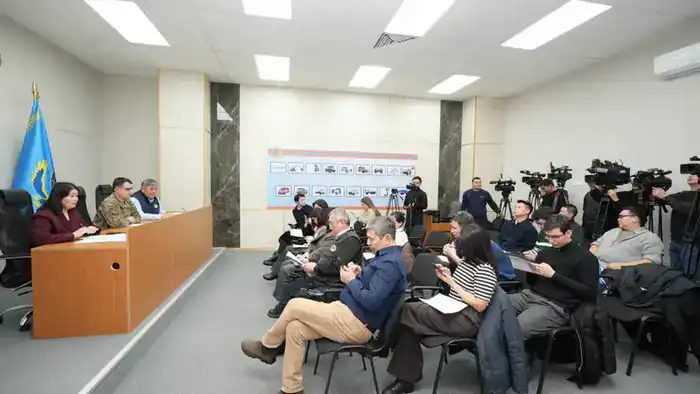 В МЧС проведен брифинг по зимнему периоду: из снежных заносов спасено и эвакуировано 1137 человек (2)