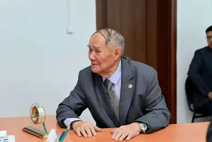 Обсуждение проблем жителей Жаңасемей: аким области обещает решения для улучшения жизни в районе {city2}