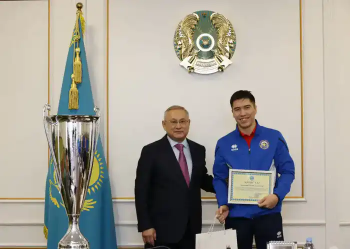 Бейбит Исабаев встретился с обладателями Кубка страны – мужской волейбольной команды «Жетісу» (3)