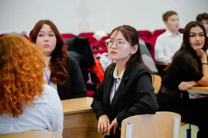 Студенты столицы участвуют в интеллектуальной игре «Что? Где? Когда?» по противодействию коррупции {city2}