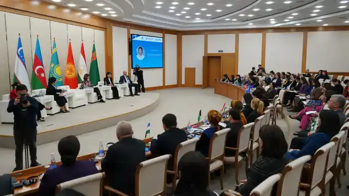 Доступ женщин к правосудию в Центральной Азии сотрудничество и равенство {city2}