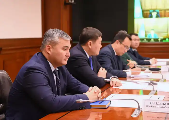 Рассмотрены вопросы обеспечения общественного порядка и безопасности в праздничные дни (5)