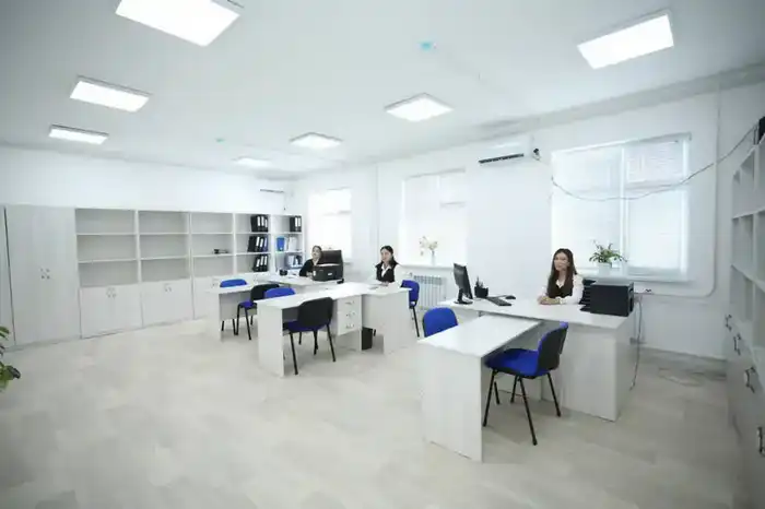 В селе Кендерли открыли новое здание акимата, вручили служебные автомобили (7)